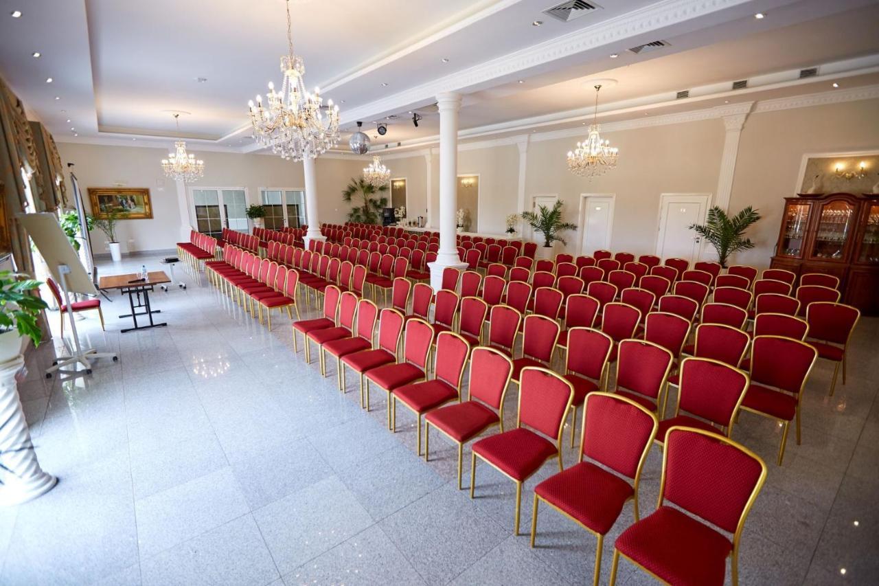Parisel Palace Centrum Konferencyjno-Wypoczynkowe Klimki Pod Lukowem Bagian luar foto