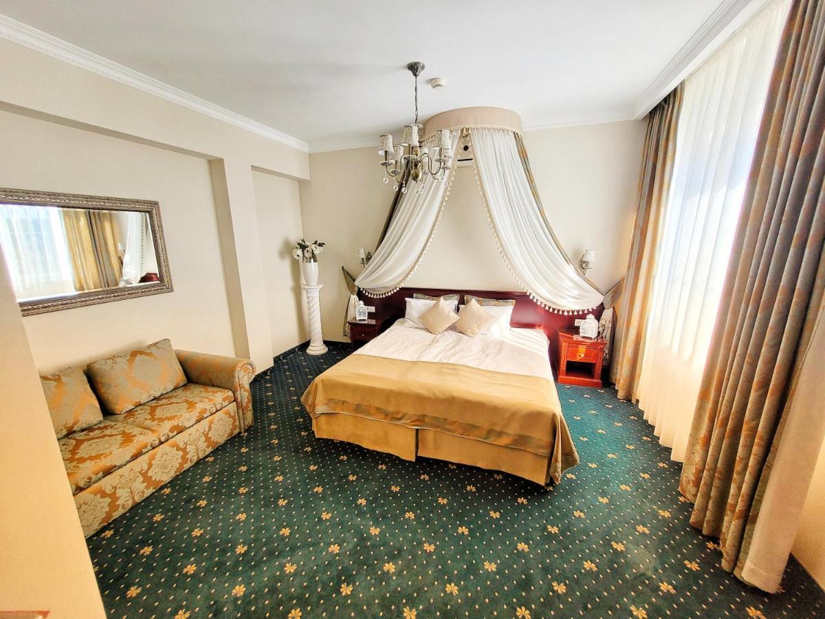 Parisel Palace Centrum Konferencyjno-Wypoczynkowe Klimki Pod Lukowem Bagian luar foto