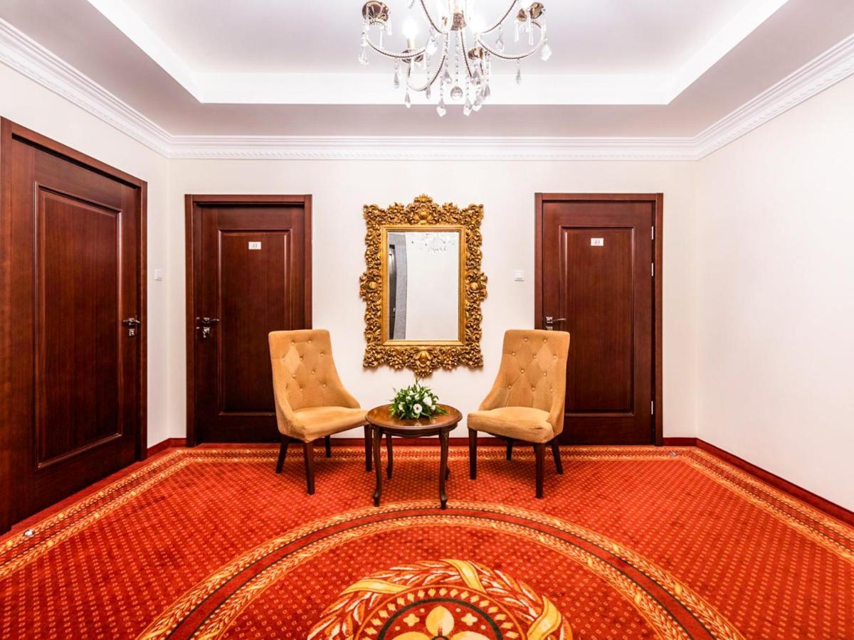 Parisel Palace Centrum Konferencyjno-Wypoczynkowe Klimki Pod Lukowem Bagian luar foto